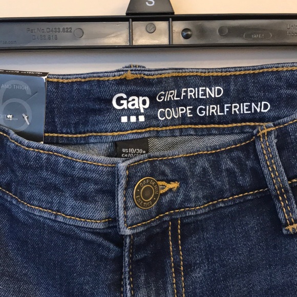 NWT GAP Girlfriend Jeans - Picture 2 of 5